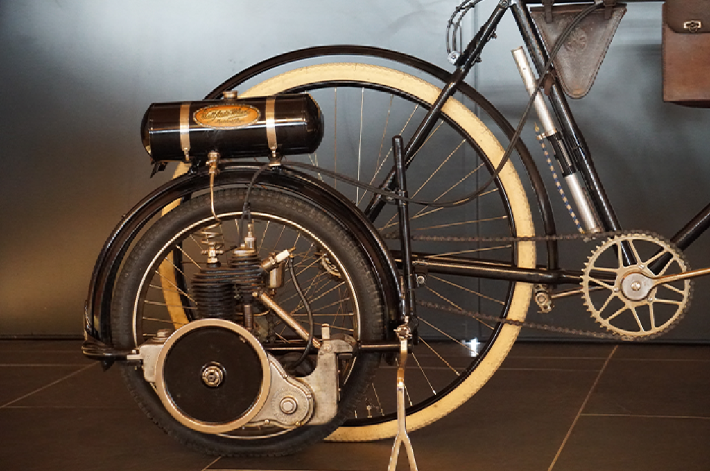 Wall Auto-Wheel, Fahrradhilfsmotor Modele De Luxe 118 ccm, BJ 1914 - ausgestellt im TOP Mountain Motorcycle Museum in Hochgurgl/Tirol